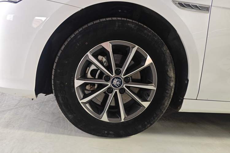 Used BYD Qin PLUS 2023 Champion Edition DM-i 55KM Leading Model Left Front Wheel Hub