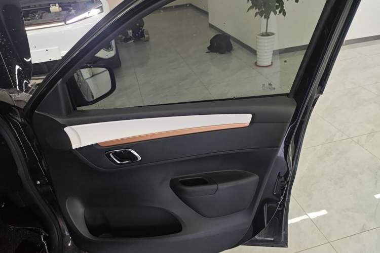 Used Dongfeng NAMMI BOX 2022 Light Wind Edition 201KM Lightning Model