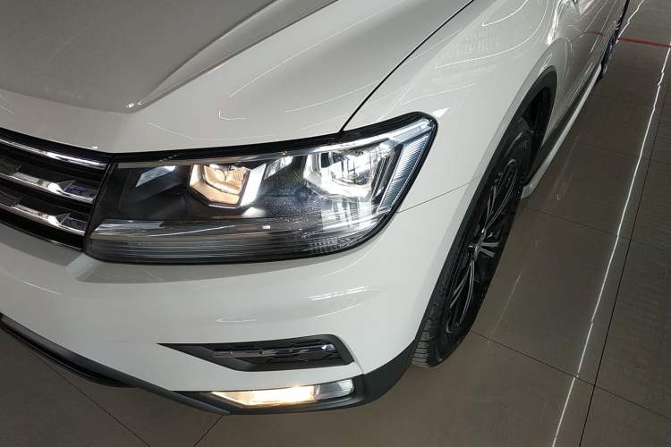 Used Volkswagen Tiguan L 2020 330TSI Automatic Two-Wheel Drive Panoramic Comfort Edition China VI Standard