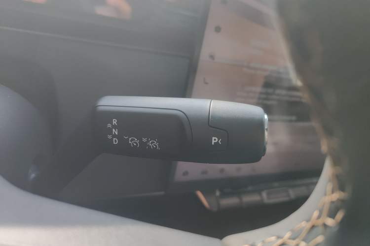 Used Zeekr 7X 2025 100 kWh Long-Range Rear-Wheel Drive with Intelligent Driving Features
