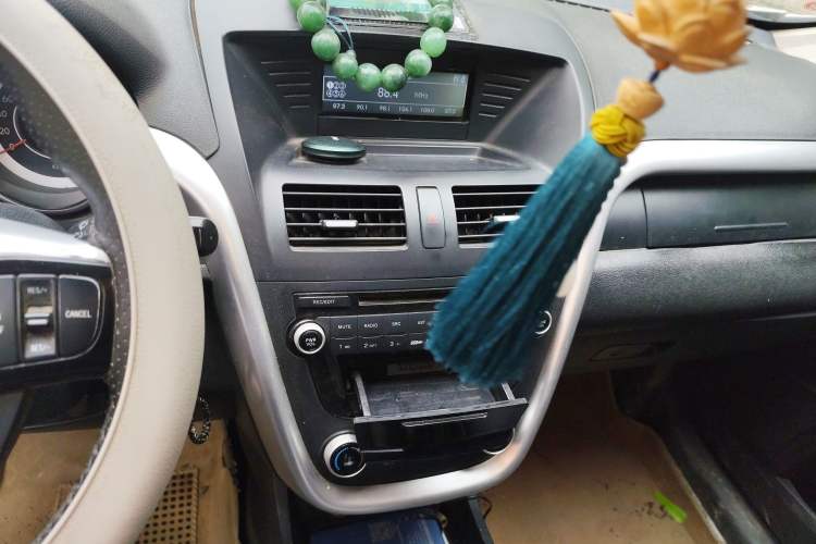 Used Bestune X80 2013 2.0L manual luxury version