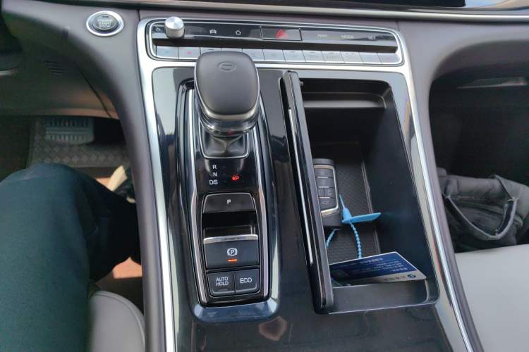 Used GAC Trumpchi M8 2021 Master Series 390T Prestige Edition Gear Lever