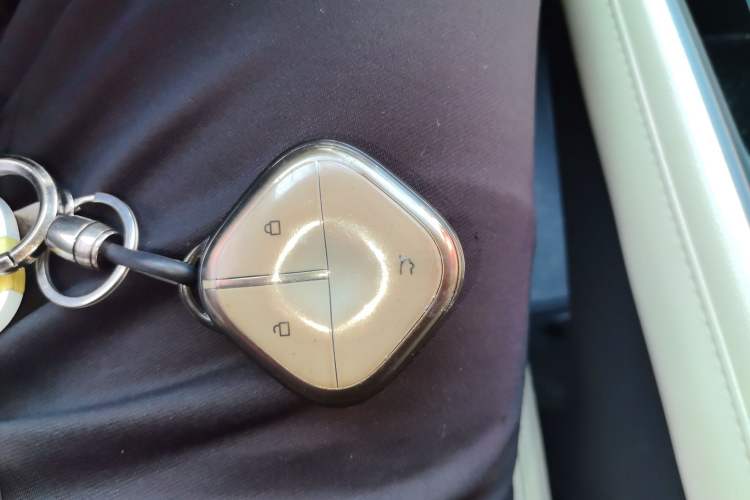 Used Wuling Bingo PLUS 2024 330 km Range Five-Seater Version
