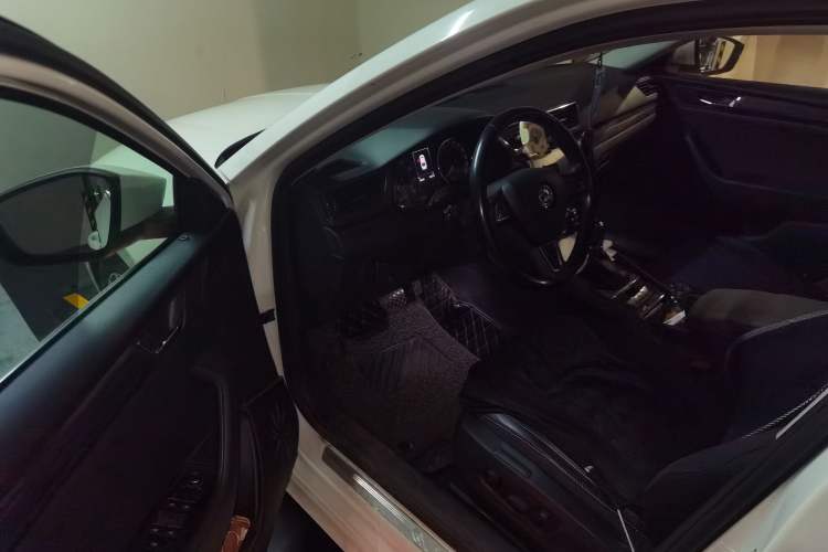 Used Skoda Superb 2016 TSI330 DSG Smart Drive Edition