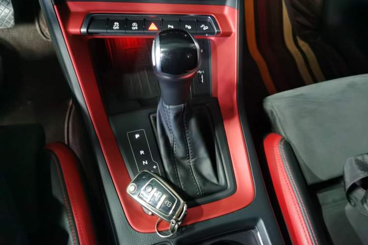 Used Audi Q3 2019 45 TFSI quattro Luxury Dynamic Edition Gear Lever