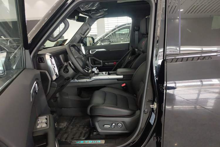 Used JETOUR Traveler 2025 2.0TD DCT XWD Cross+
