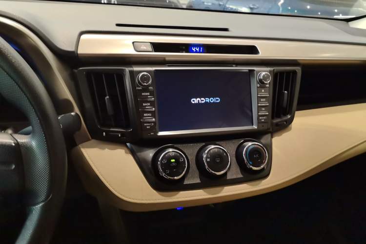 Used Toyota RAV4 2013 2.0L CVT Two-Wheel Drive Urban Edition Audio And AC Panel