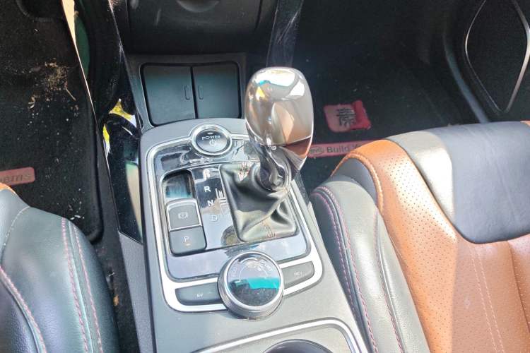 Used BYD Qin New Energy 2015 1.5T Dual-Crown Flagship Plus Edition Gear Lever