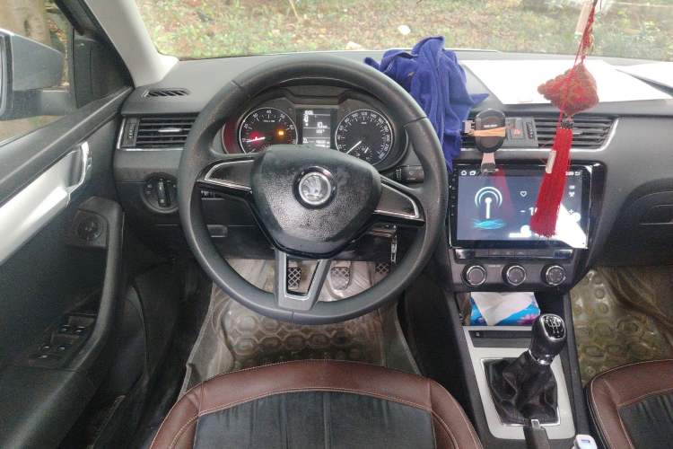 Used Skoda Octavia 2016 1.6L Manual Front-Wheel-Drive Version
