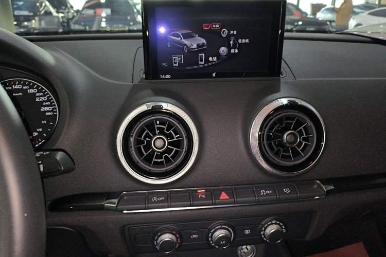 Used Audi A3 2018 30th Anniversary Edition Limousine 35 TFSI Fashion Model Audio And AC Panel