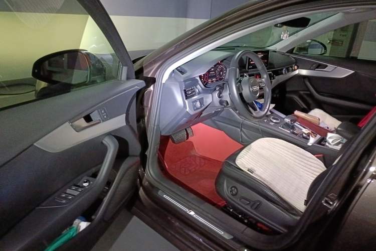 Used Audi A4L 2019 40 TFSI Fashion Edition China VI Emission Standard