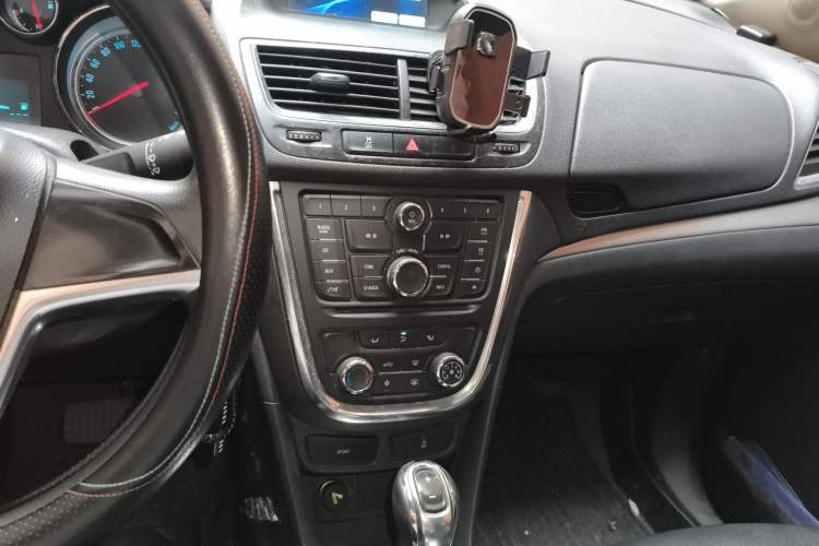 Used Buick Encore 2015 1.4T Automatic Two-Wheel Drive Urban Elite Version
