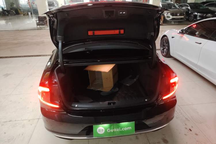 Used Volvo S90 2024 B5 Zhiyuan Luxury Edition
