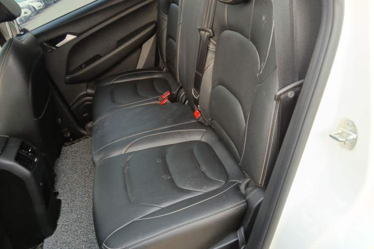 Used Baojun 530 2020 1.5T CVT Prestige Connected Version 7 Seats Left Rear Seat