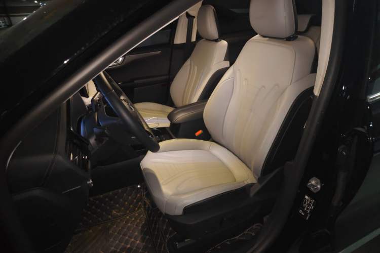 Used Ford Escape 2020 EcoBoost 245 Two-Wheel Drive Smart & Enjoyment Model