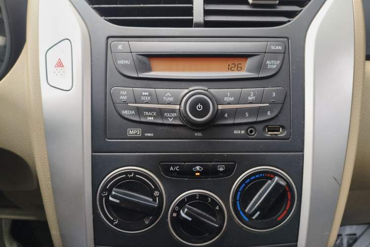 Used Venucia R50 2013 1.6L Automatic Fashion Edition