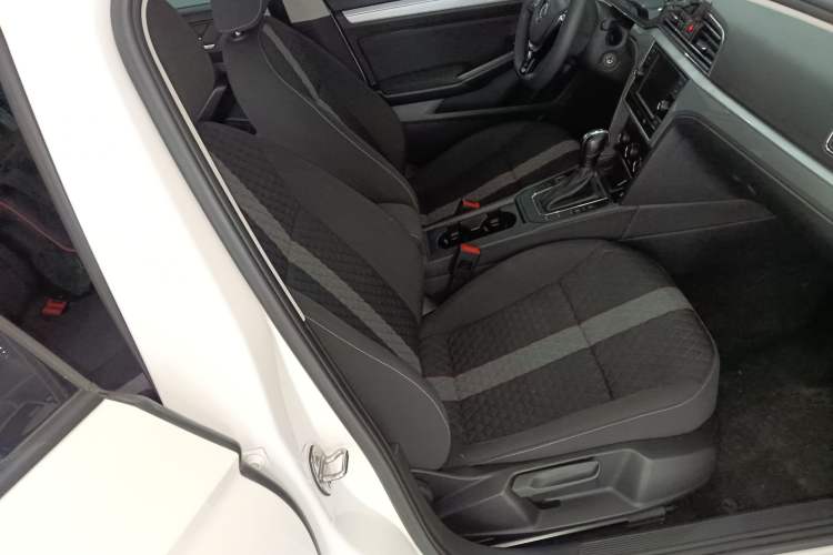 Used Volkswagen Lamando 2019 230TSI DSG Fashion Edition China VI