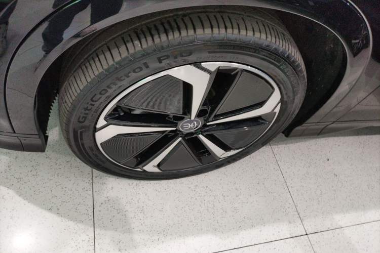 Used BYD Song L EV 2025 Intelligent Driving Version 662 km LiDAR Excellence Edition