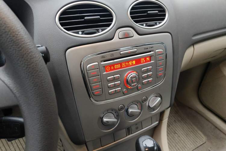 Used Ford Focus 2011 Sedan 1.8L Automatic Fashion Edition
