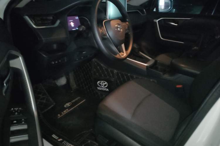 Used Toyota RAV4 2022 2.0L CVT Two-Wheel Drive Fashion Edition