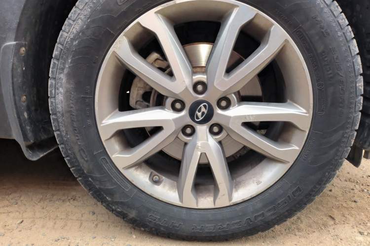 Used Hyundai Santa Fe 2013 Revised Version 2.0T Automatic All-Wheel Drive Top-Tier Trim