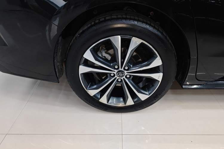 Used Toyota Granvia 2022 2.5L Hybrid Premium Edition Exterior 5