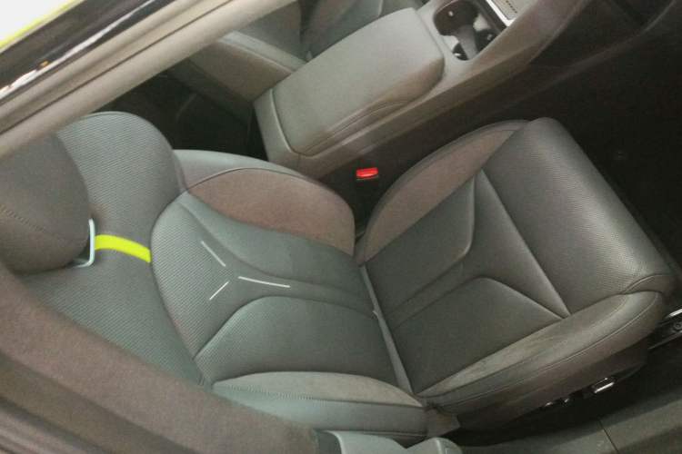 Used XPeng P7 2025 Model—702 Long Range Ultra Right Front Seat