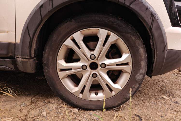 Used BAIC New Energy EX 2018 EX360 New Style Edition Right Front Wheel Hub