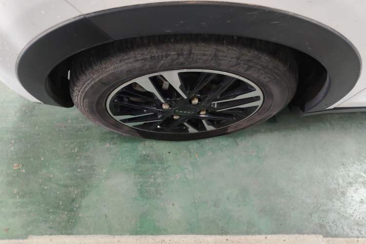 Used Chery QQ Little Ant 2022 Sweet Pink Edition Low-Sugar Version Lithium Iron Phosphate 29.2 kWh 30 kW 301 km Left Front Wheel Hub