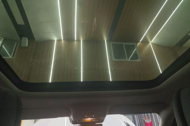 Used Land Rover Range Evoque 2024 Aurora L 249 PS Prestige Light-Chasing Edition
