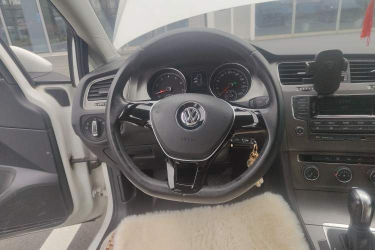 Used Volkswagen Golf 2015 1.6L Automatic Comfort Model
