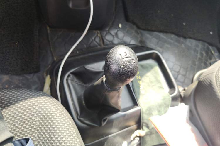 Used JAC Group Refine 2015 2.0L Shuttle Gasoline Long-Wheelbase Standard Version HFC4GA3-3D
