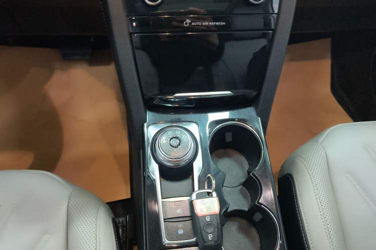 Used Ford Escape 2020 EcoBoost 245 Two-Wheel-Drive Titanium Edition
