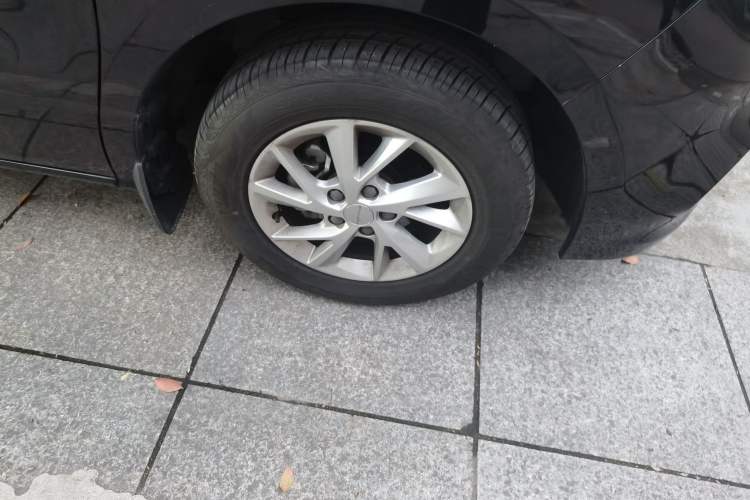 Used FORTHING Lingzhi PLUS 2024 1.5T Manual Luxury 7-Seater
