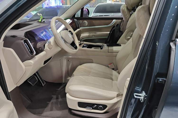 Used Hima AITO M9 2024 All-Electric Ultra Version 100 kWh 6-Seater Model Left Front Seat