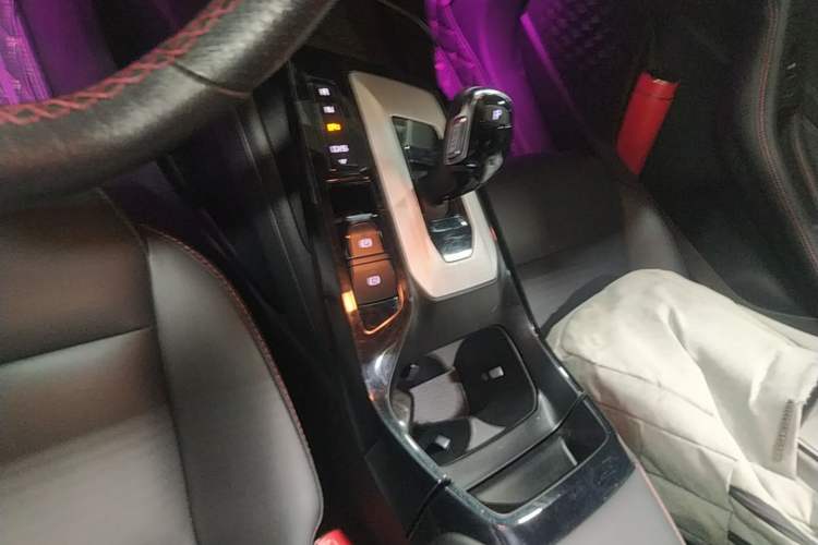 Used MG 5 2021 Revised 300TGI DCT Qingshè Luxurious Enjoyment Edition
