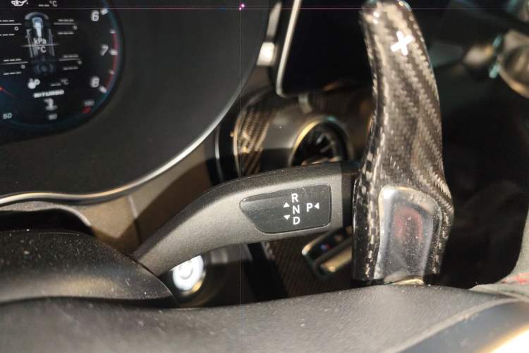Used Mercedes-Benz C-Class AMG 2019 AMG C 43 4MATIC Estate Special Edition Gear Lever