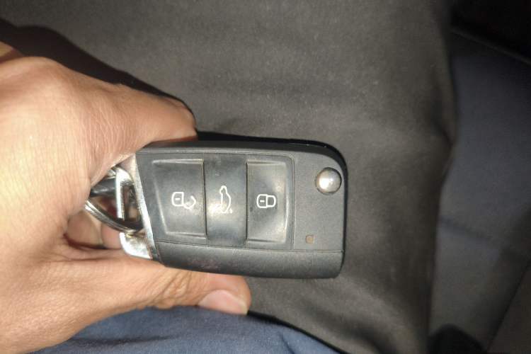 Used Volkswagen T-ROC 2020 280TSI DSG Two-Wheel Drive Comfort Version Vehicle Key