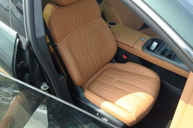 Used Geely Galaxy 8 2025 130km EM-P Starship Edition Right Front Seat