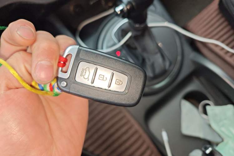 Used Kia Sportage R 2014 2.0L Automatic Two-Wheel Drive DLX Vehicle Key