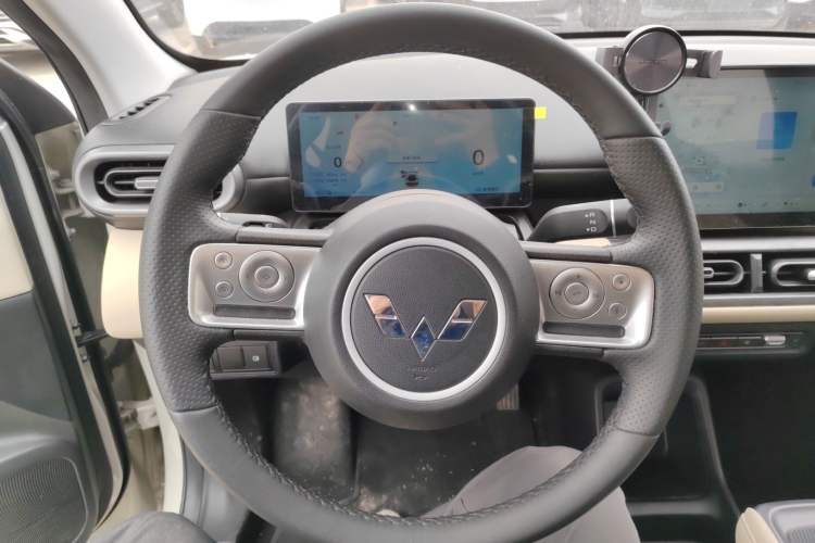 Used Wuling Bingo PLUS 2024 330 km Range Five-Seater Version