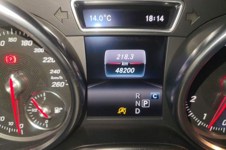 Used Mercedes-Benz GLE Coupe 2015 GLE 320 4MATIC Coupe SUV Odometer Close Up