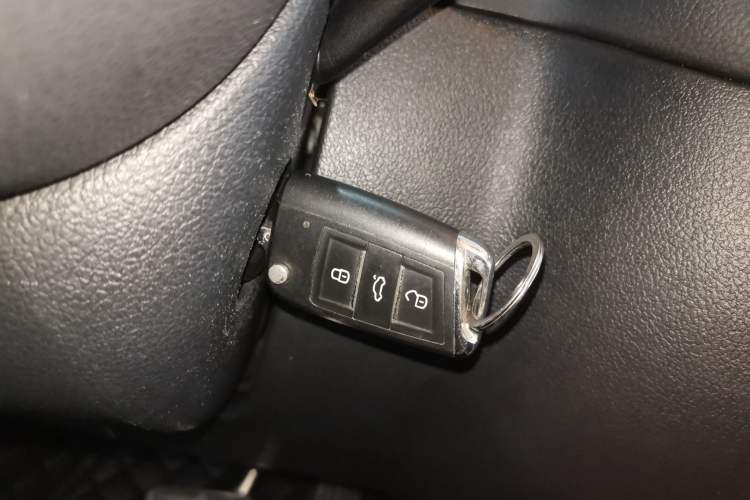 Used Volkswagen Tiguan 2016 280TSI Automatic Two-Wheel Drive Silk Road Comfort Edition Interior 1