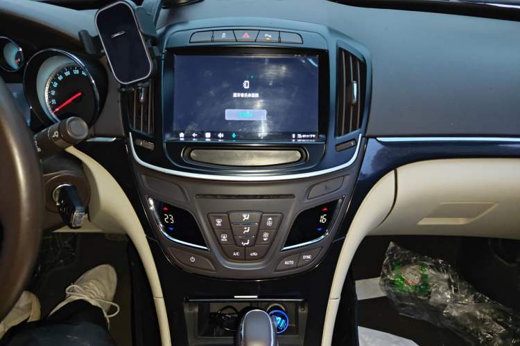 Used Buick Regal 2014 2.0L Leading Fashion Edition