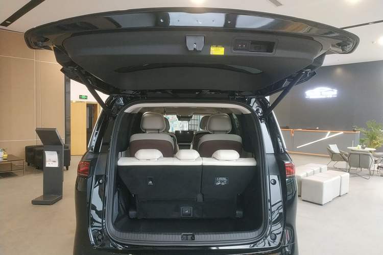 Used BYD Xia 2025 DM-i 1.5T 180km Excellence Model Trunk