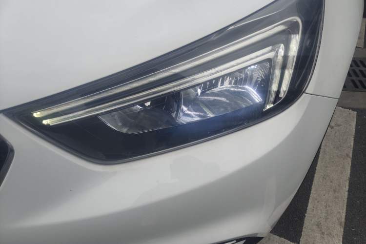 Used Buick Encore 2017 18T Automatic Two-Wheel Drive Urban Leading Model Left Front Headlight