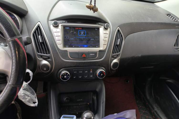 Used Hyundai ix35 2015 2.0L Manual Two-Wheel Drive Comfort Version China IV Standard Audio And AC Panel