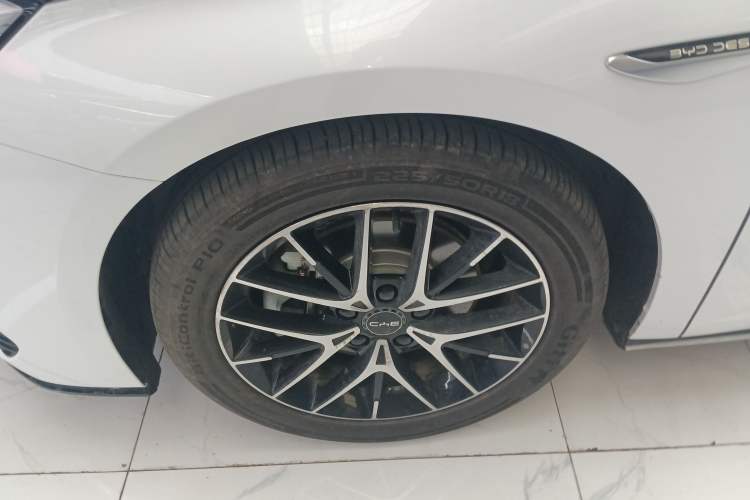 Used BYD Seal 2024 HONOR Edition DM-i 1.5L 121km Luxury Model Left Front Wheel Hub