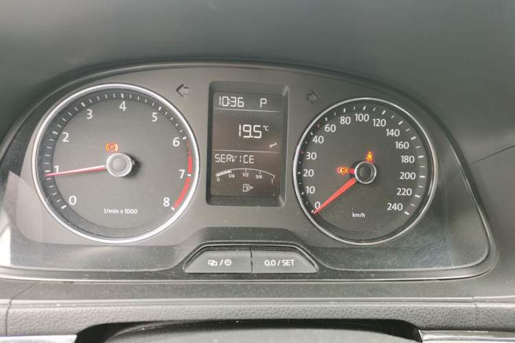 Used Volkswagen Gran Lavida 2013 1.4 TSI Automatic Luxury Model Instrument Cluster