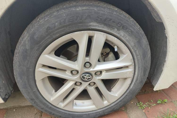 Used Toyota Levin 2019 Dual-Engine 1.8H E-CVT Luxury Edition China VI Standard
